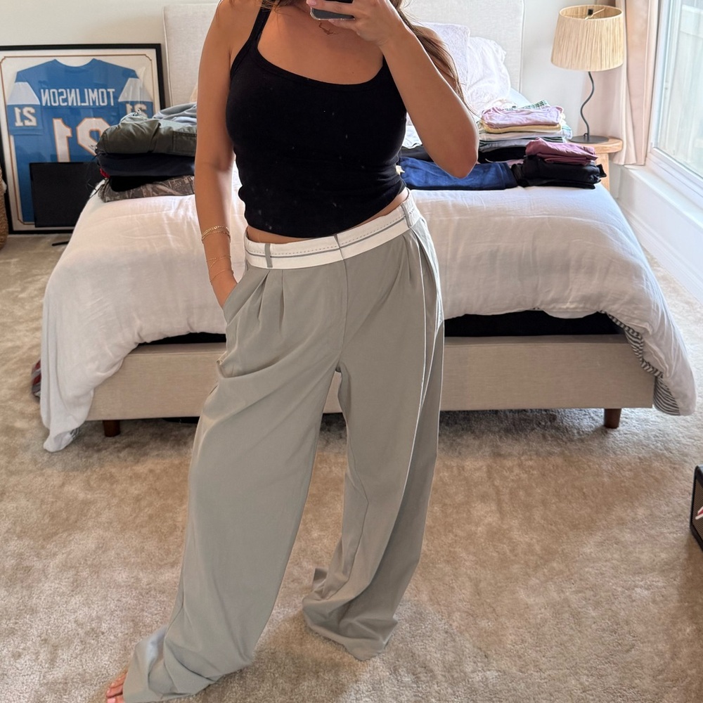 Zara Women's Gray Wide-Leg trousers